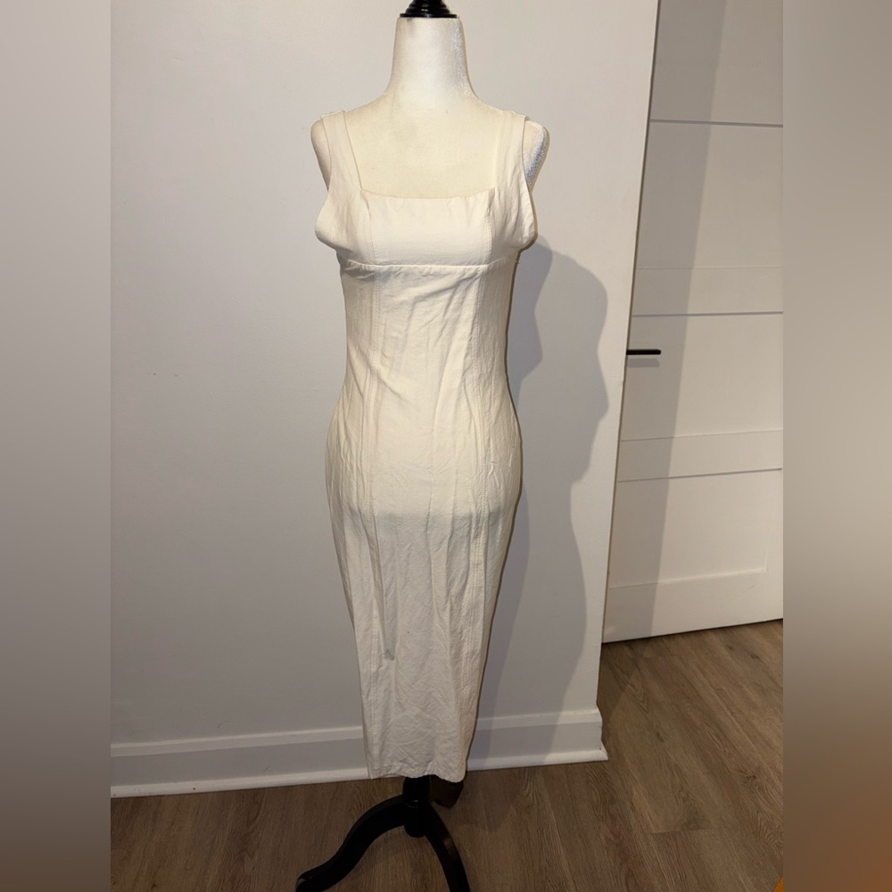 Elegant Cream Sleeveless Dress